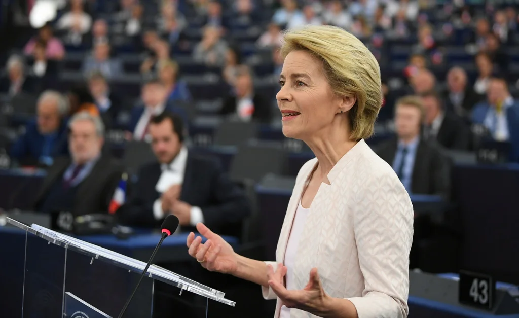 Ursula von der Leyen am Dienstagvormittag vor dem EU-Parlament in Strassburg (Foto: Keystone/EPA/Patrick Seeger)
