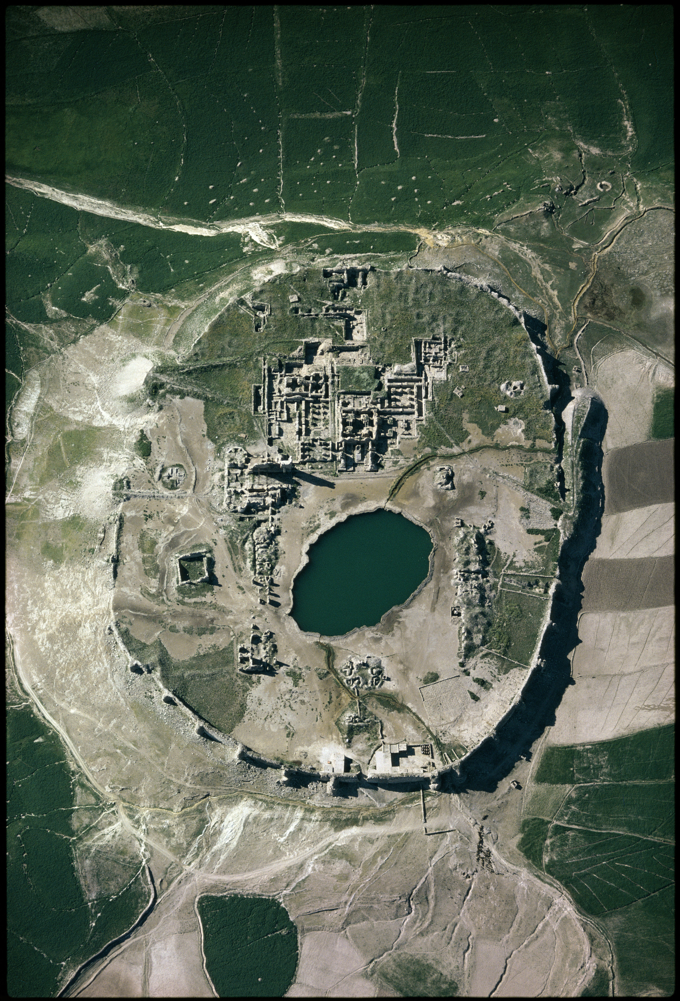 Faszination: Die heilige Stätte von Takht-e Suleiman in der Provinz Aserbeidschan, Iran, 1976