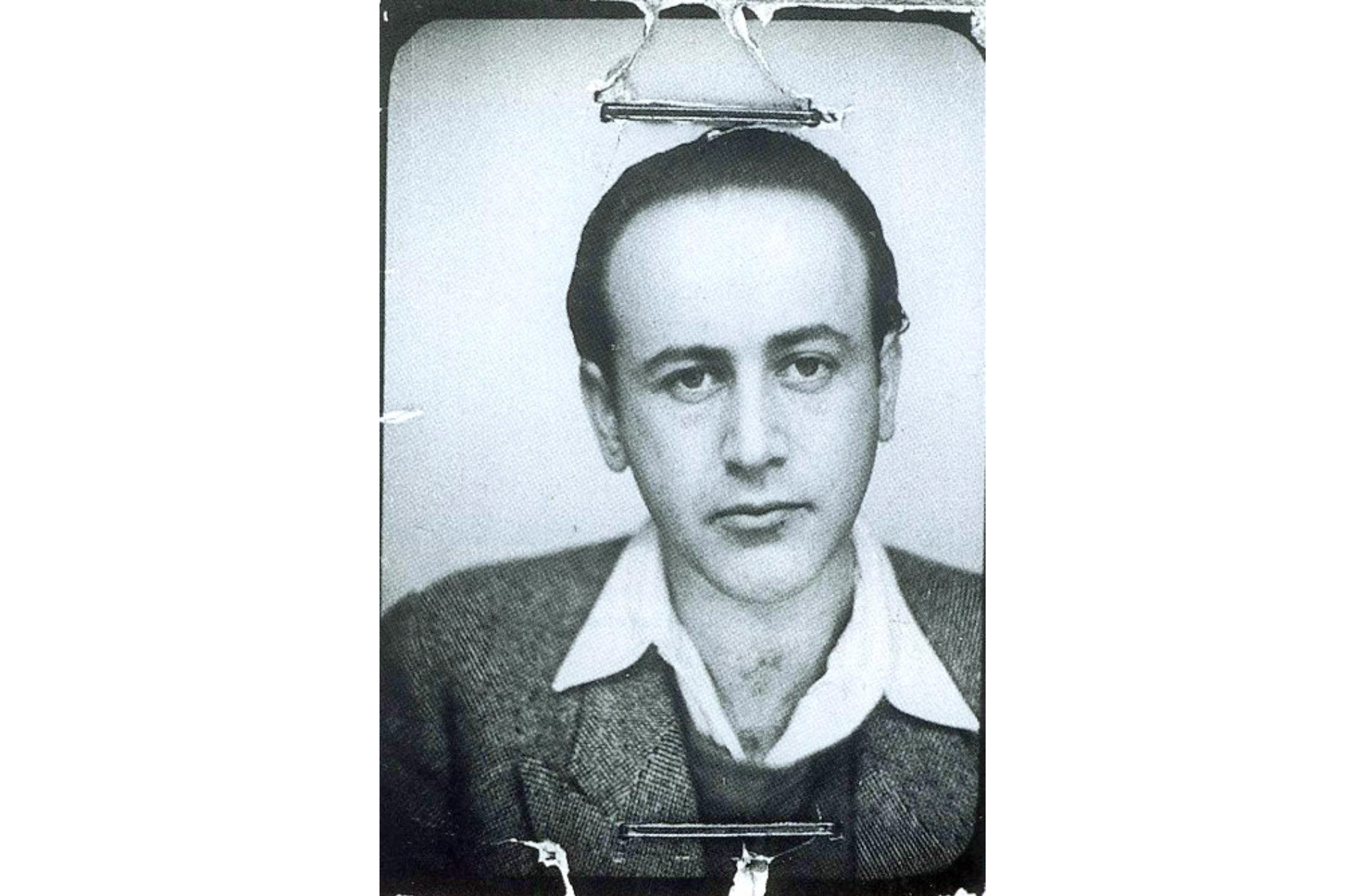 Paul Celan mit 18 Jahren, Passfoto © Wikimedia