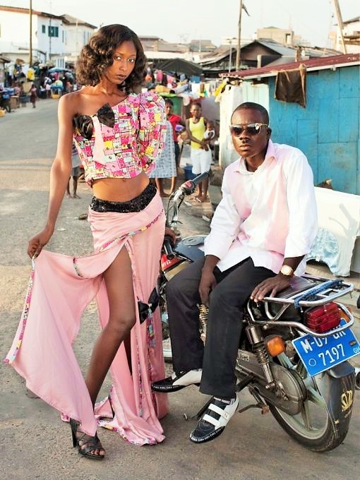 Spontanes Modeshooting mit Benedicta Tweneboah in der Altstadt Accras (Ghana)
