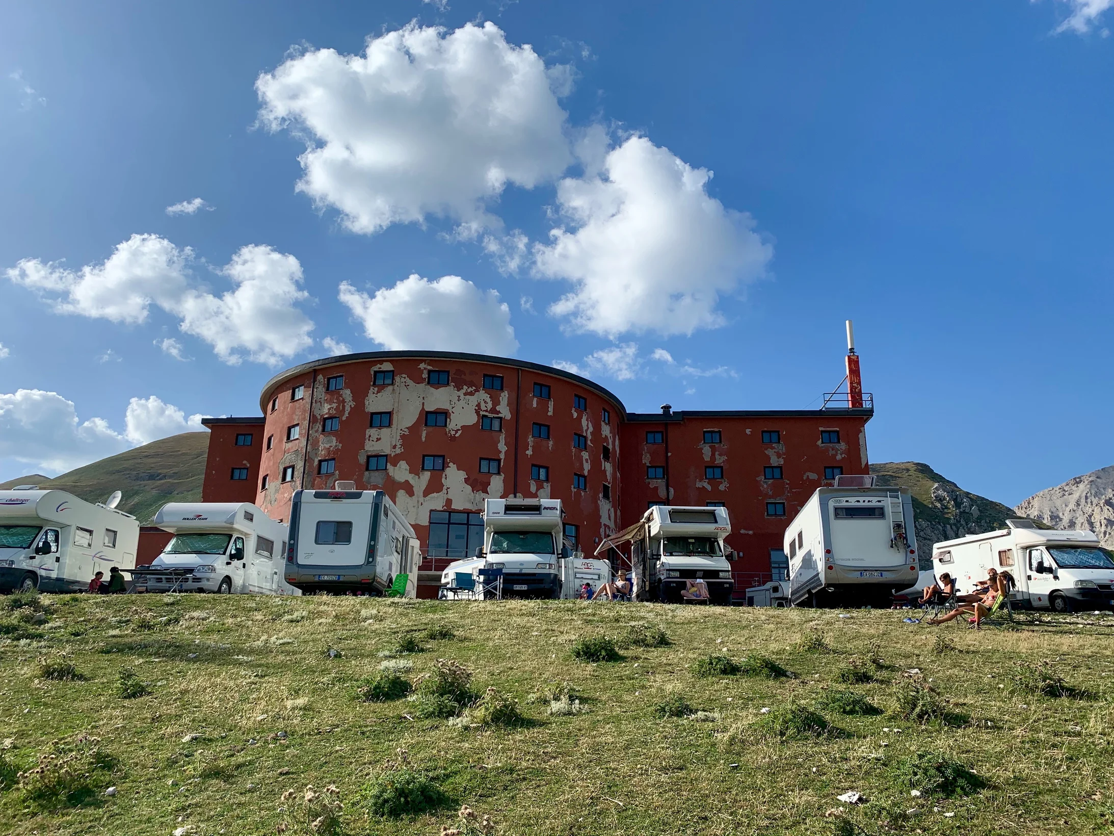 Das Hotel Campo Imperatore (alle Farbfotos: Journal21.ch/hh)