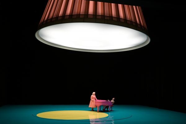 Flurina Stucki (Christine), Günter Papendell (Hofkapellmeister Robert Storch) © Theater Basel