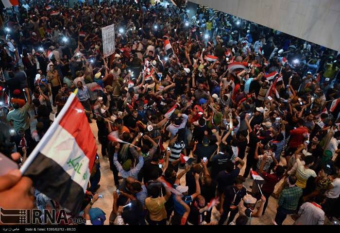 Sadrs Anhänger besetzen das irakische Parlament