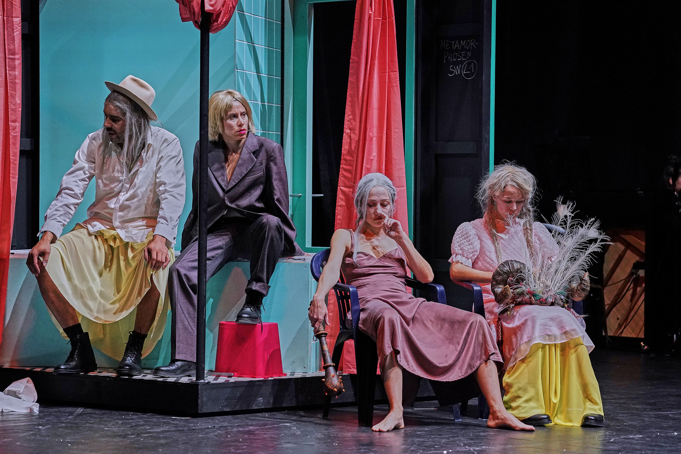 "Metamorphosen" im Theater Basel mit Michael Klammer, Marie Löcker, Aenne Schwarz, Paula Peer (Foto: Maurice Korbel)