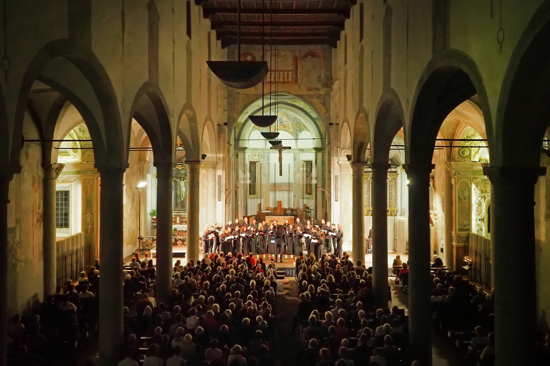 Teodor Currentzis’ Ensemble musicAeterna in der Kirche San Francesco in Locarno / Foto © Roberto Barra