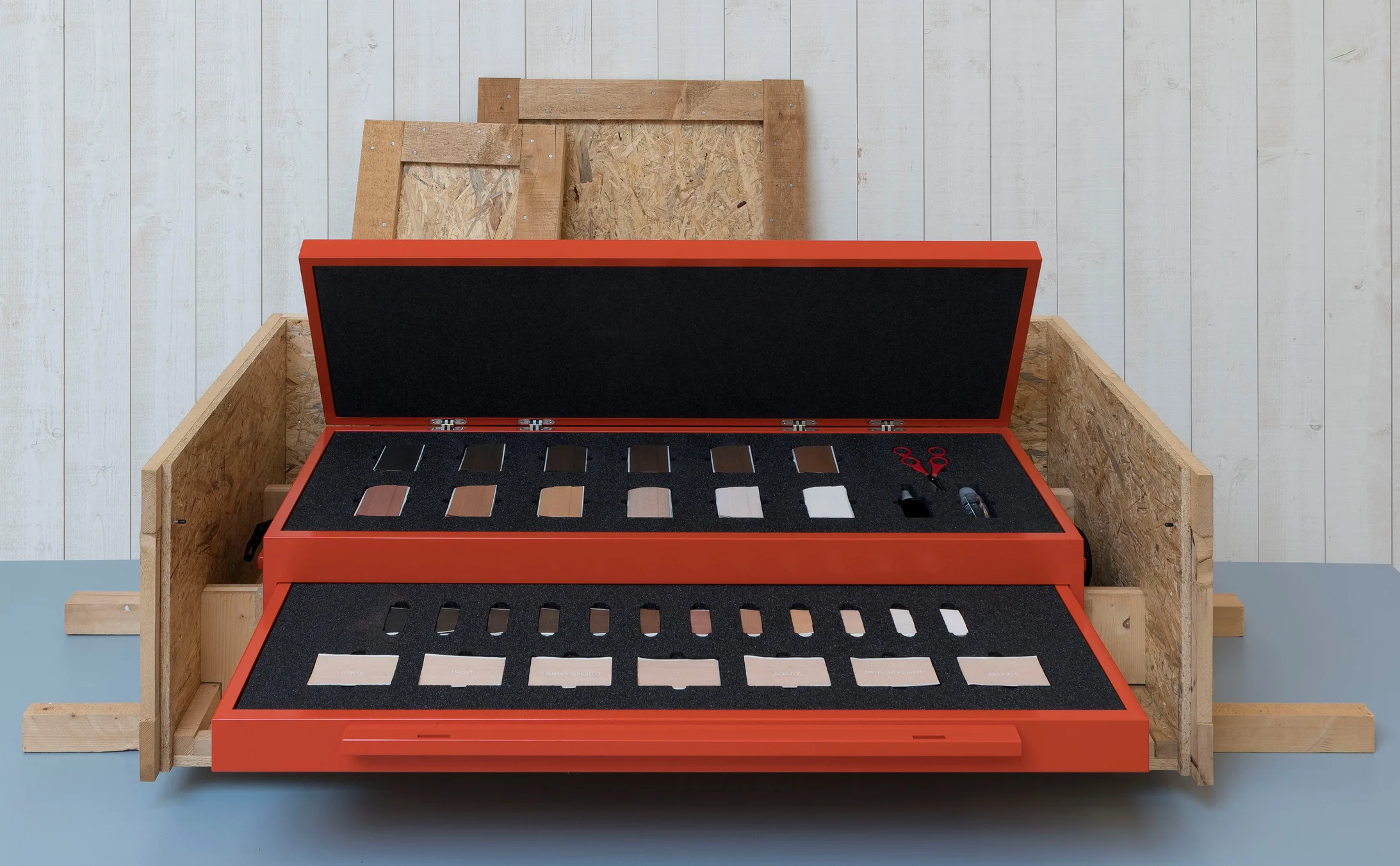 Jos Näpflin: Black Box Box. Objekt, 2020