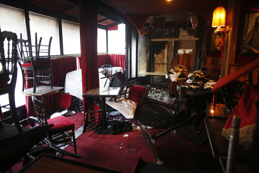 Über den Brand des Restaurants La Rotonde vom 18. Januar hat das Untersuchungsrichteramt von Paris Ermittlungen aufgenommen. (Keystone/AP, Thibault Camus)