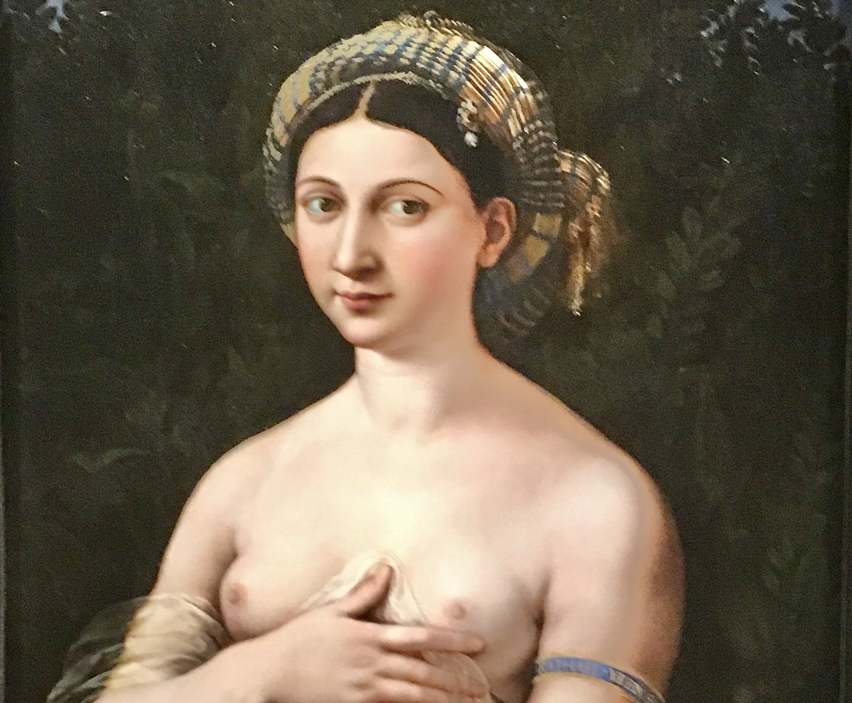 La Fornarina. 1518/19, Galleria d‘ Arte anticha, Palazzo Barberini, Rom (Ausschnitt, ganzes Bild: siehe unten)