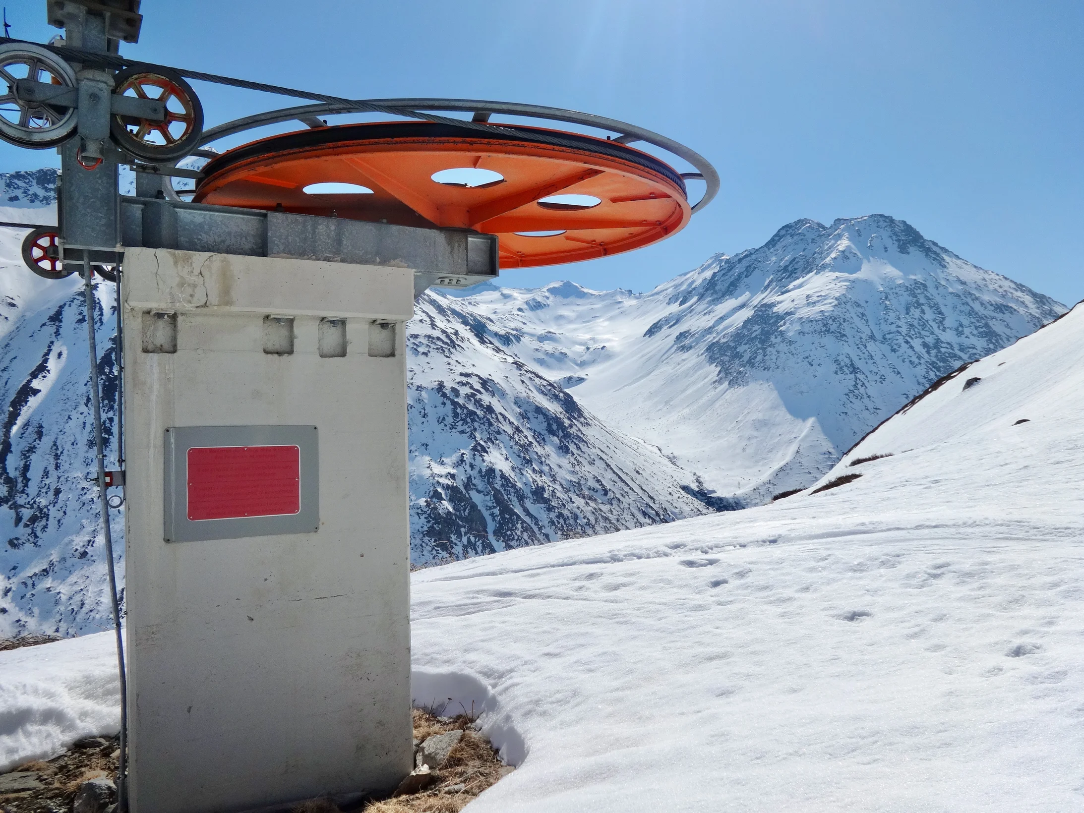 Stillstand seit 15 Jahren: Skilift Winterhorn, Hospental (Foto: Helmut Scheben)
