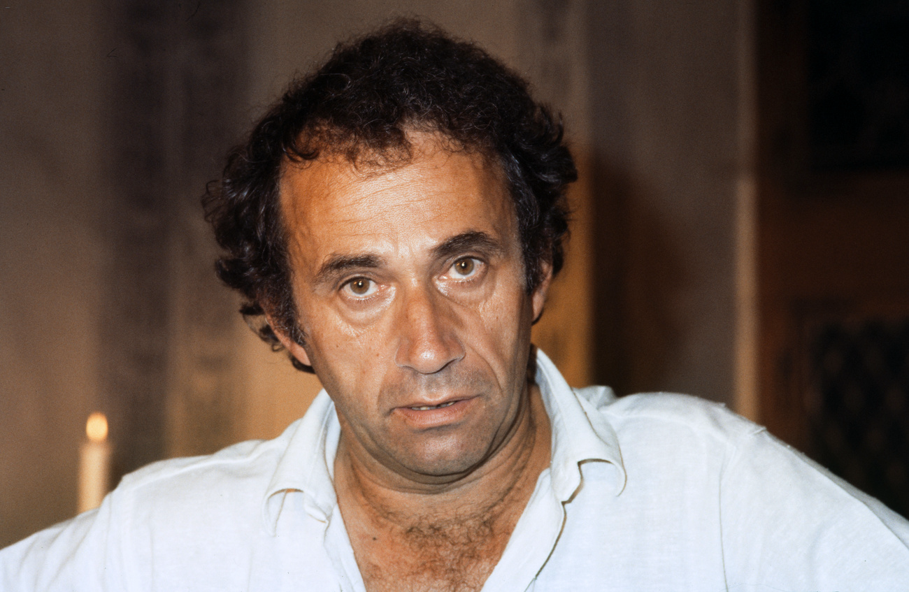 Wilfried Bolliger, Regisseur, im August 1983 bei einer Pressekonferenz in Zürich zu den Dreharbeiten zum Film "Zwingli" (Keystone/Niklaus Stauss)