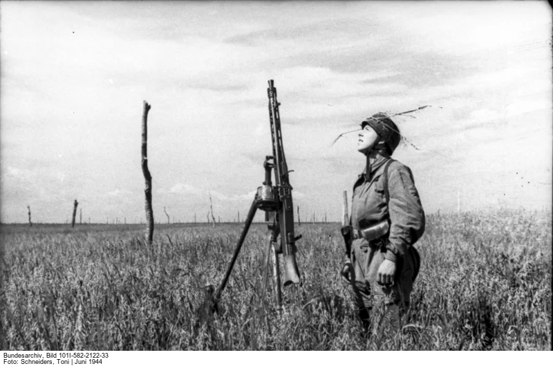 Deutsches Bundesarchiv, Propagandakompanien der Wehrmacht, Bild 101I-582-2122-33, Fotograf: Toni Schneiders, Juni 1944