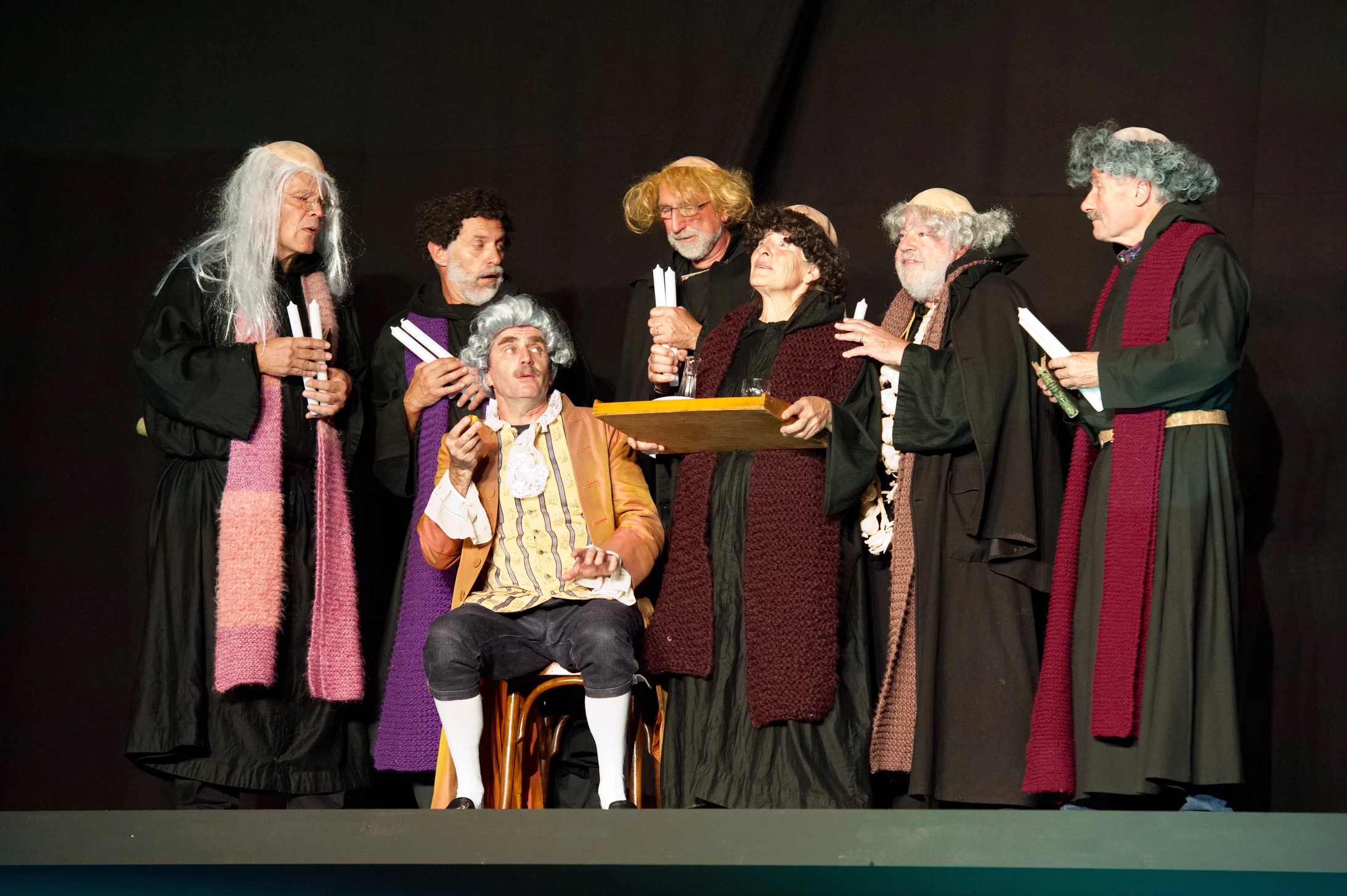 Casanovas Diener umringt von Mönchen