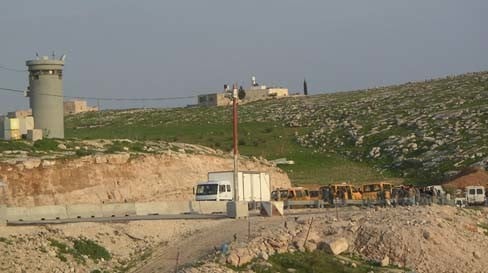 Lastwagen-Checkpoint im Wadi Al-Nar