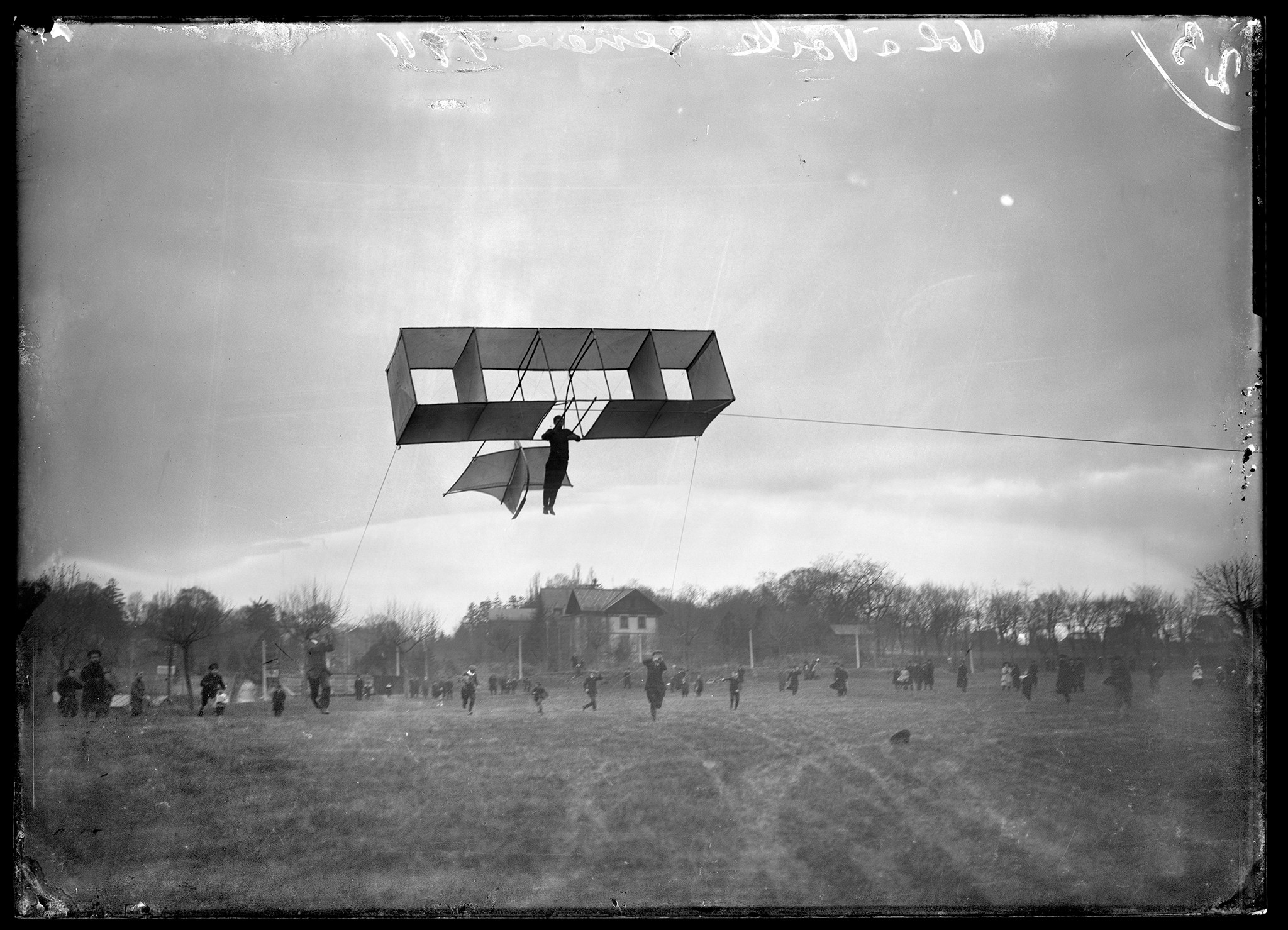 Flugversuch von Pierre Brasier, Genf, 1911 
© Keystone / Photopress-Archiv / Jules Decrauzat