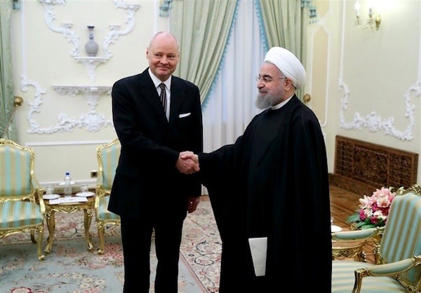Irans Präsident Hassan Rouhani und Deutschlands Botschafter in Teheran, Michael Klor-Berchtold – Foto: mashreghnews.ir