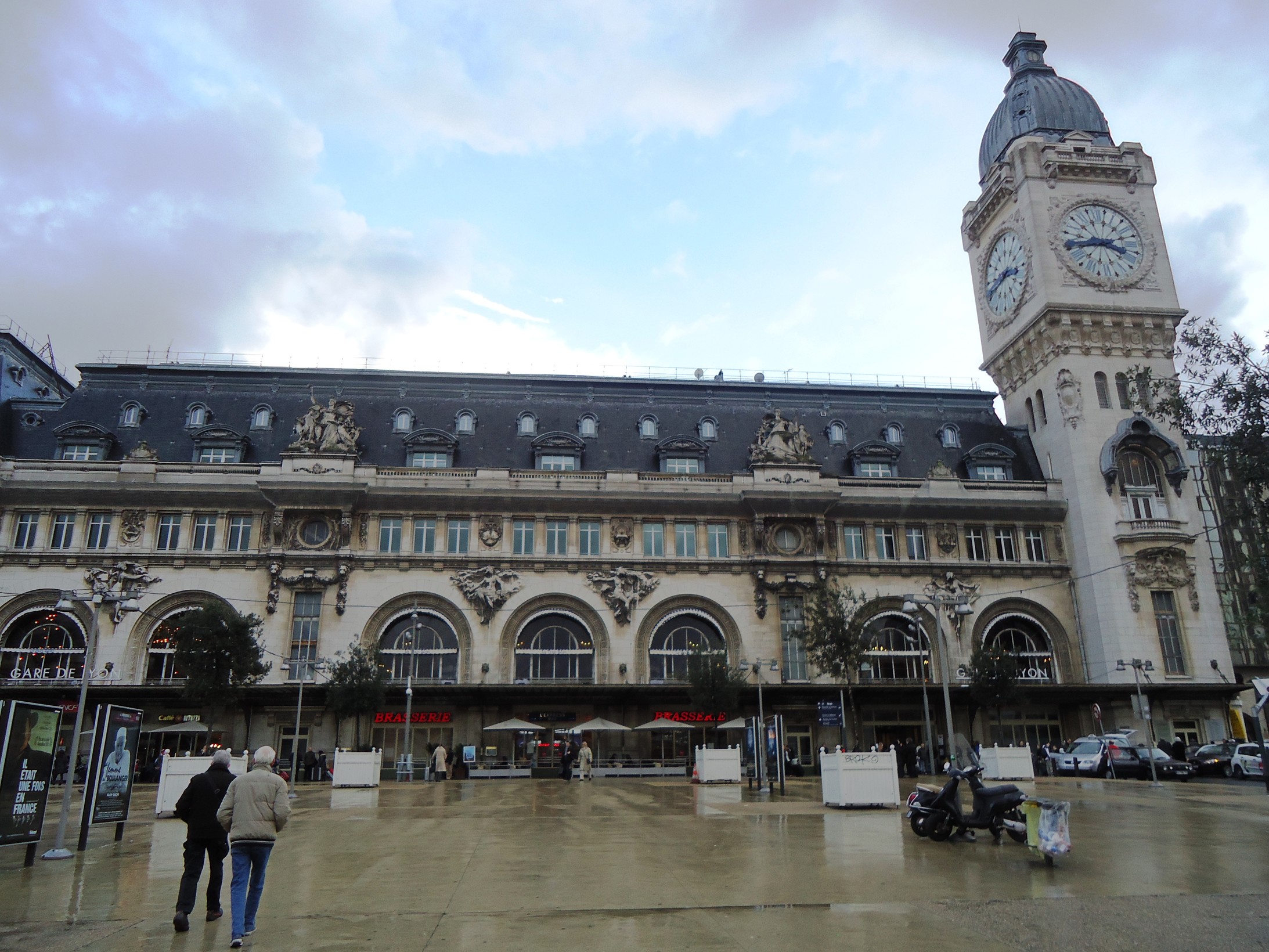 Der Gare de Lyon heute. "Big Ben", damit sich die Engländer heimisch fühlen