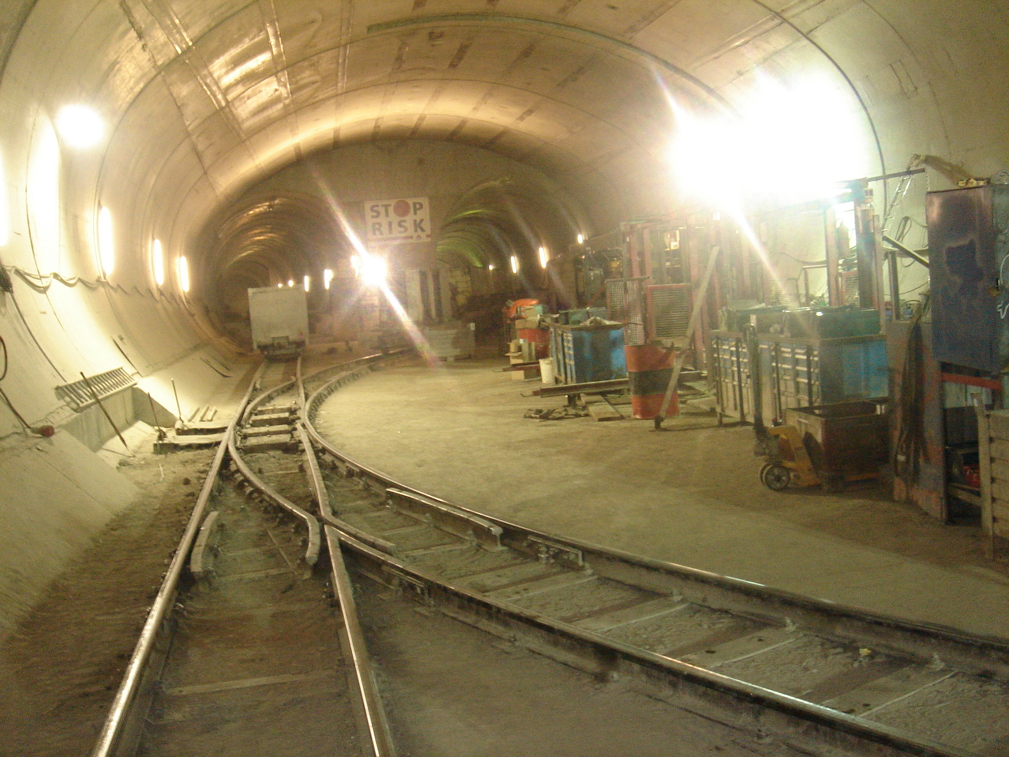 Neat-Tunnel mit Zugangsstollen