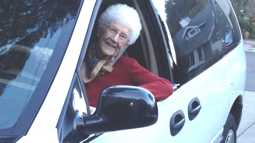 Edythe Kirchmaier, conductrice de 105 ans - ©DR