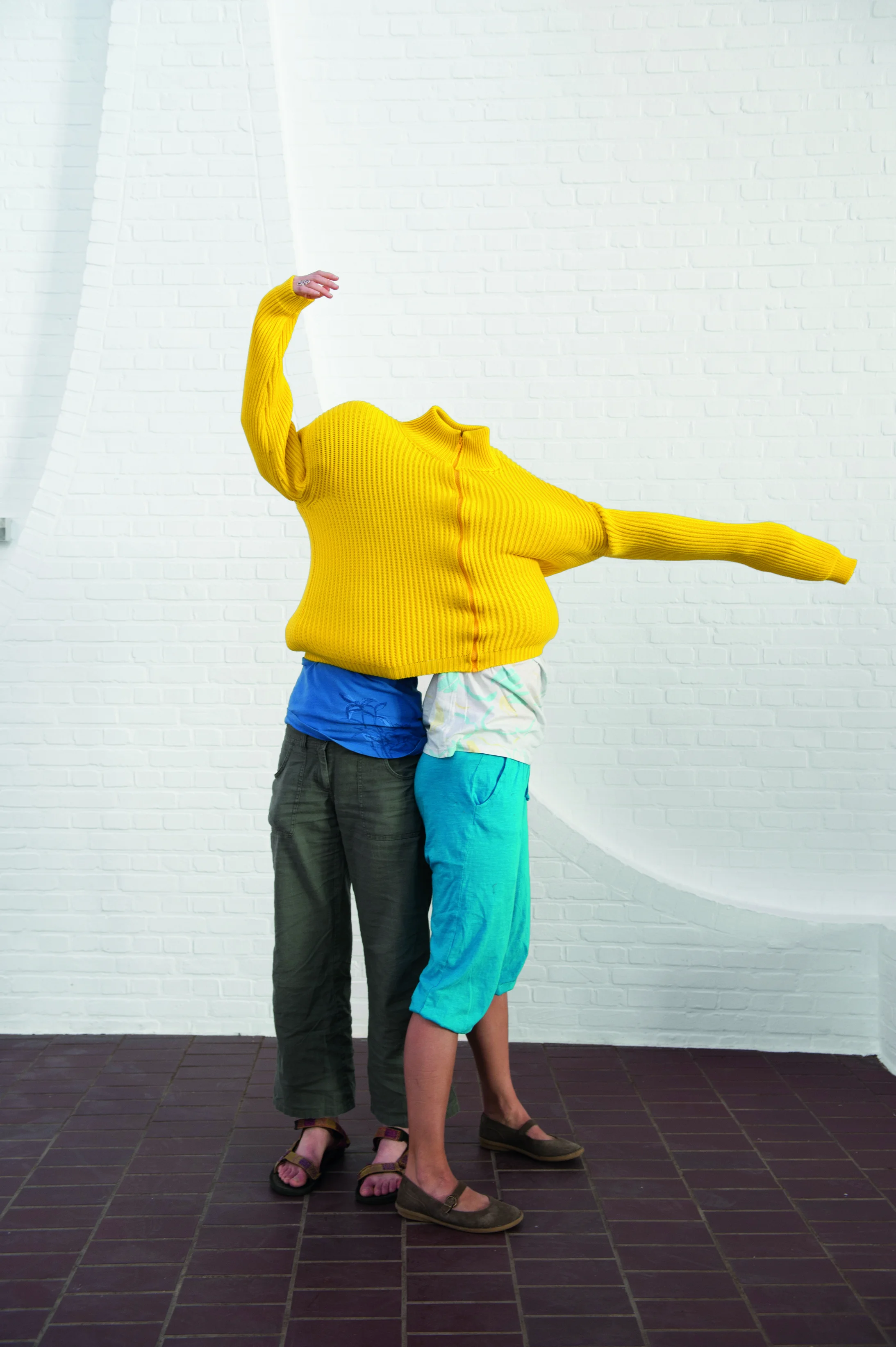 Erwin Wurm: „Untitled (Double)“ 2002, © 2021, ProLitteris Zurich, Foto: OTTOMURA