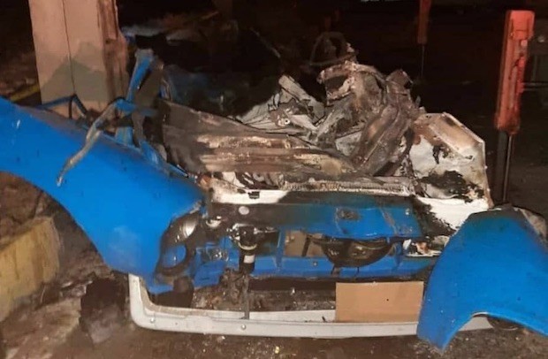 Der Nissan-Kleintransporter nach der Explosion – aus diesem Wagen wurden die tödlichen Schüsse auf Mohsen Fakhrizadeh abgefeuert!