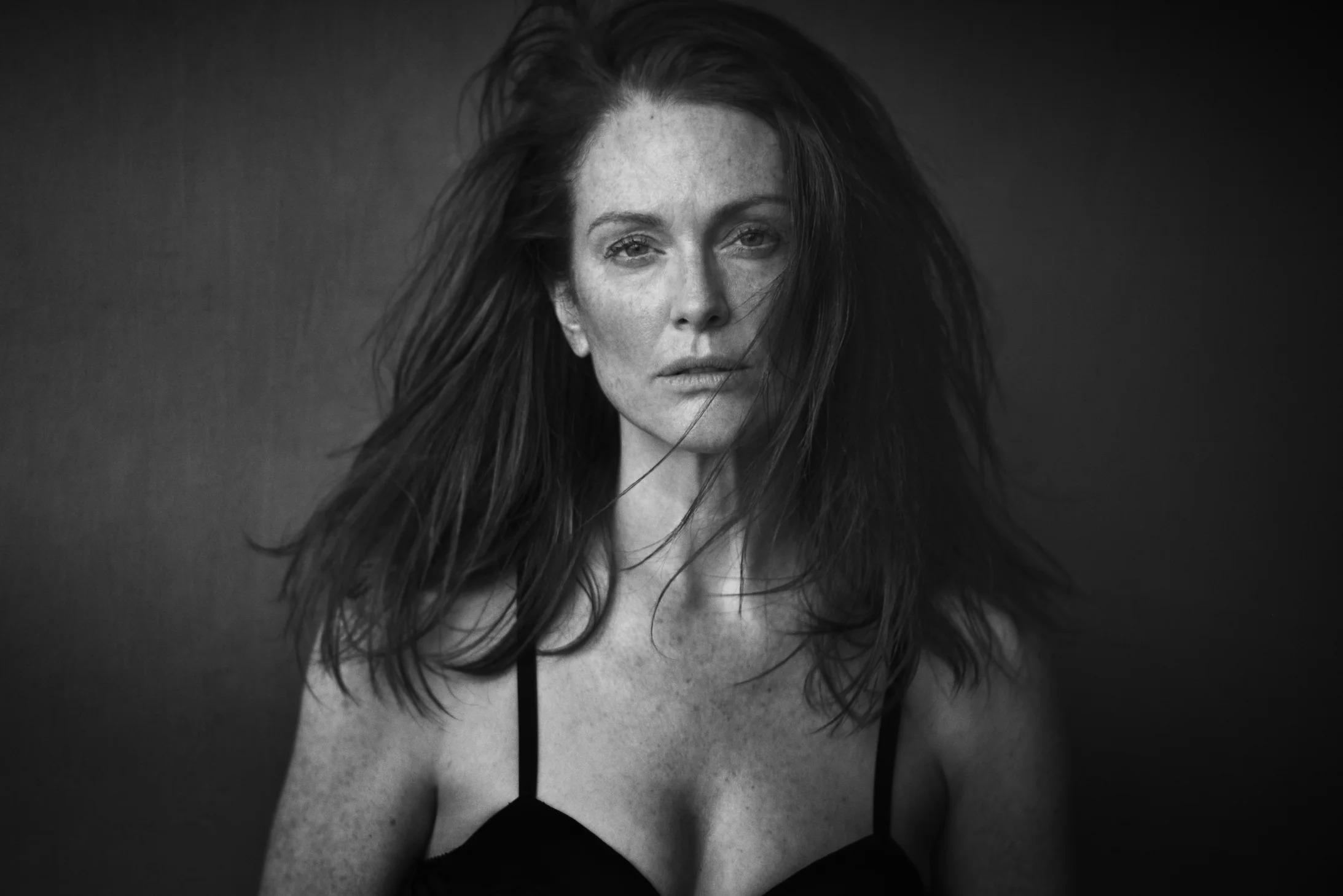 Julianne Moore © Peter Lindbergh (courtesy Peter Lindbergh, Paris)