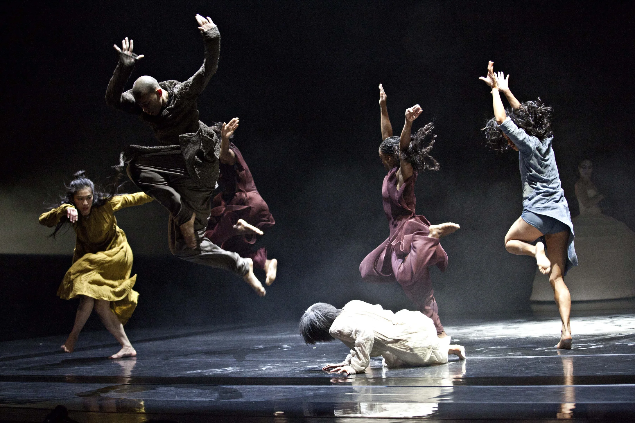 Akram Khan Company iTMOi, Copyright Luis Fernandez