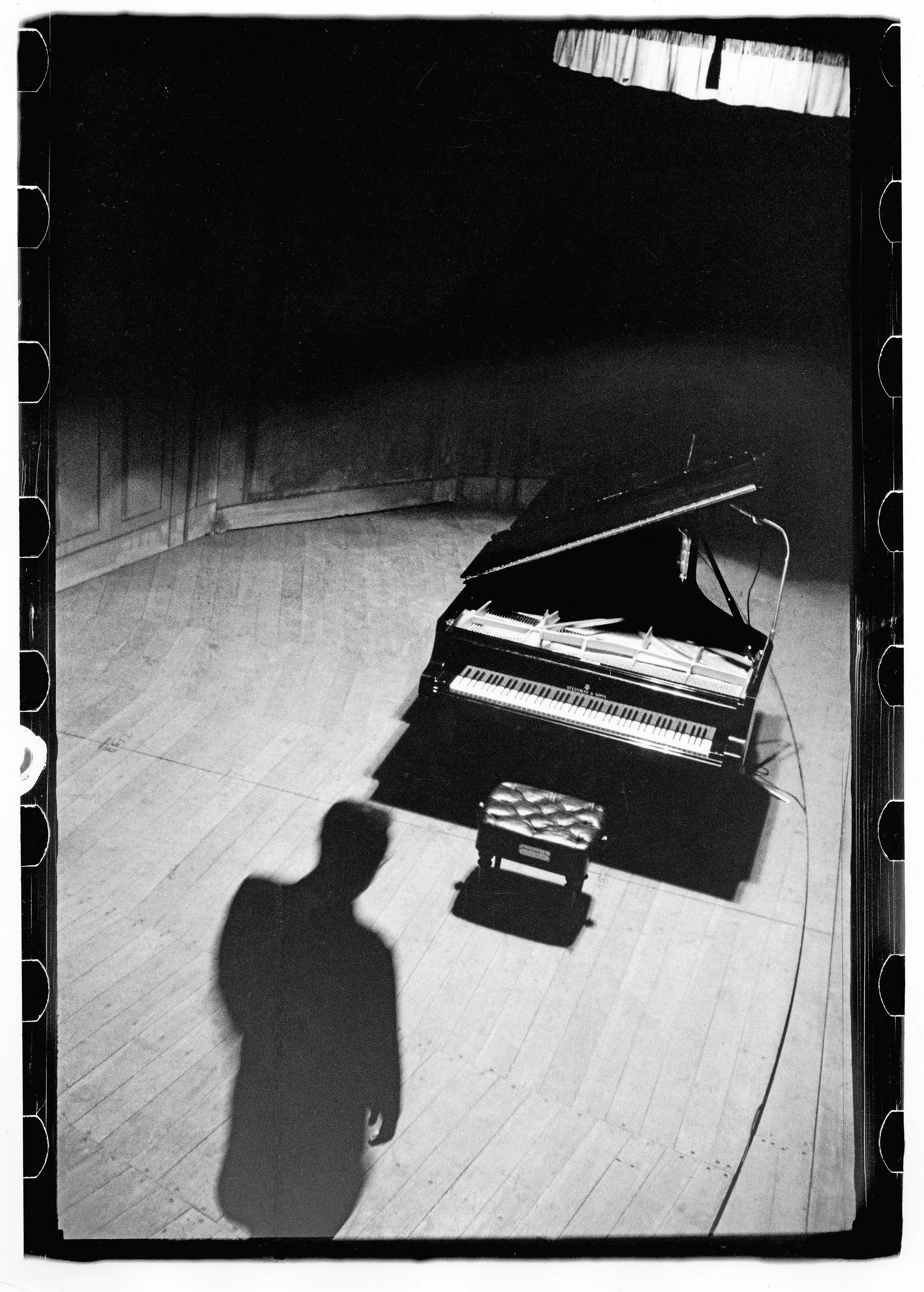 Friedrich Gulda bei seinem Konzert im Teatro Colón, Buenos Aires, 1949
Lisl Steiner, © Österreichische Nationalbibliothek Bildarchiv / Edition Lammerhuber