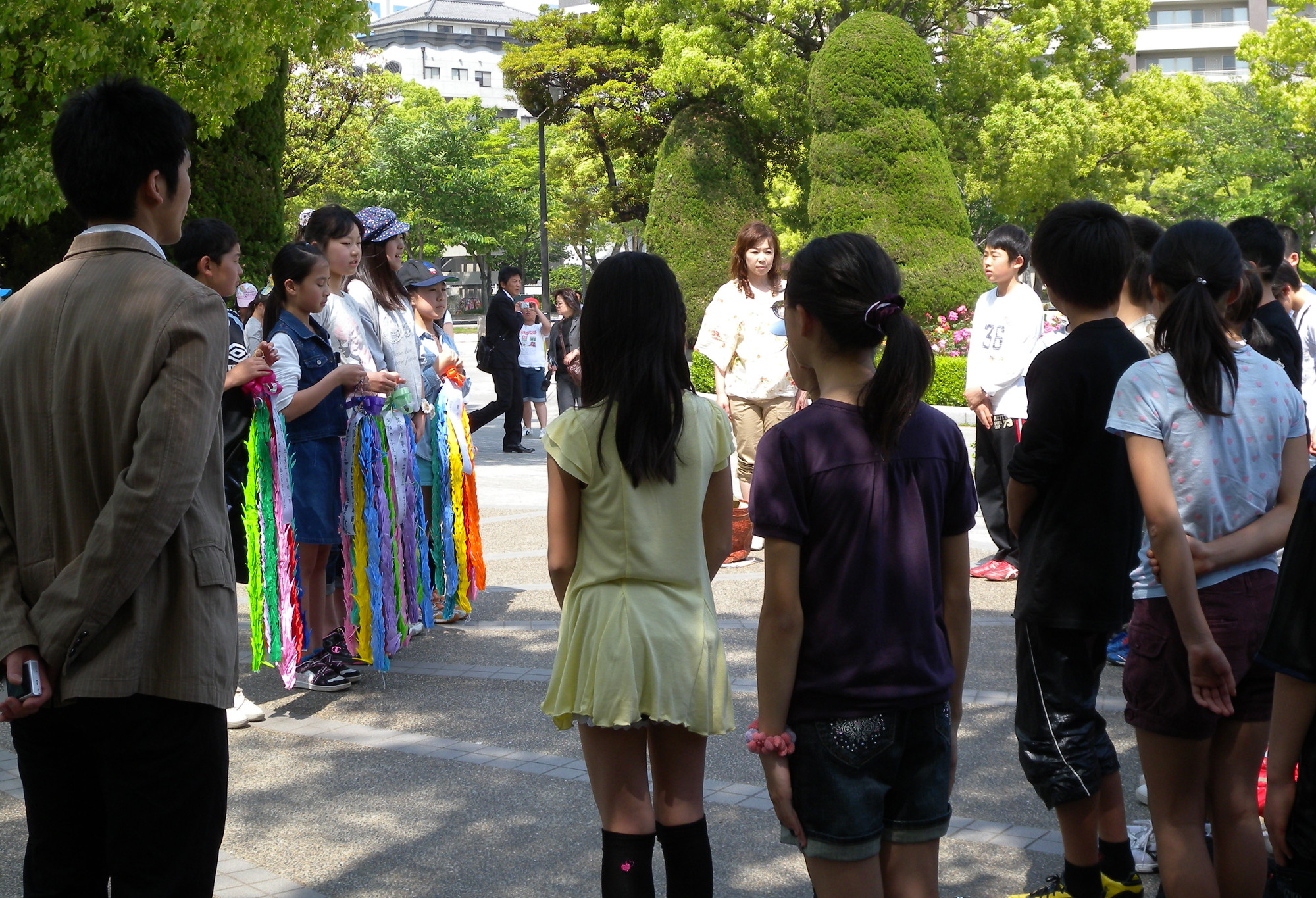 Les enfants des écoles vont se recueillir sur le site de l'attaque nucléaire de Hiroshima.