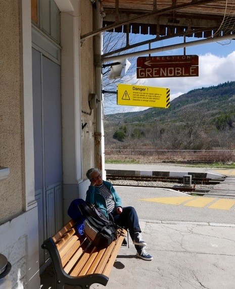 Aspres-sur-Buëch. Hier wartet man vergeblich auf einen Zug...