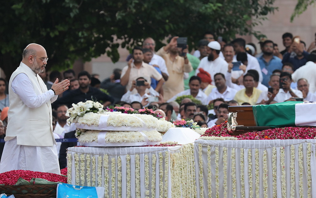 Beisetzung von Atal Bihari Vajpayee in Neu Delhi beigesetzt. Im Bild der Präsident der Bharatiya Janata Party (BJP) Amit Shaw. (Foto: Keystone/EPA/Harish Tyagi)