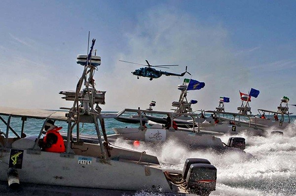 Provokationen im Persischen Golf: US-Flugzeugträger und die Schnellboote der iranischen Revoluitionsgarde