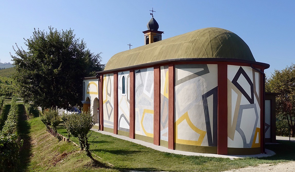 Kapelle bei Coazzolo, gestaltet von David Tremlett (Foto: J21, Fabrizio Brentini)