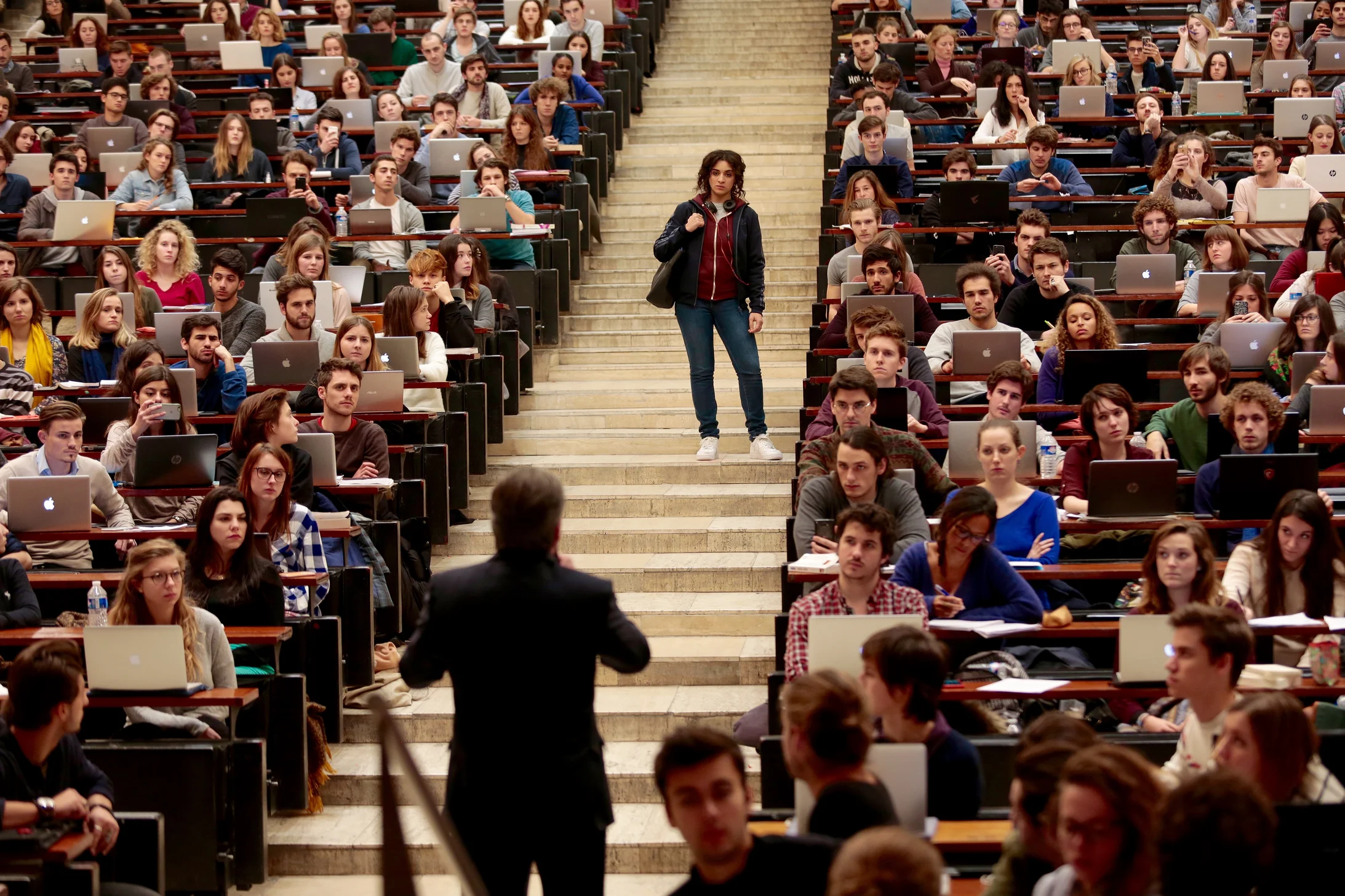 Clémentine Jordana im Hörsaal
 