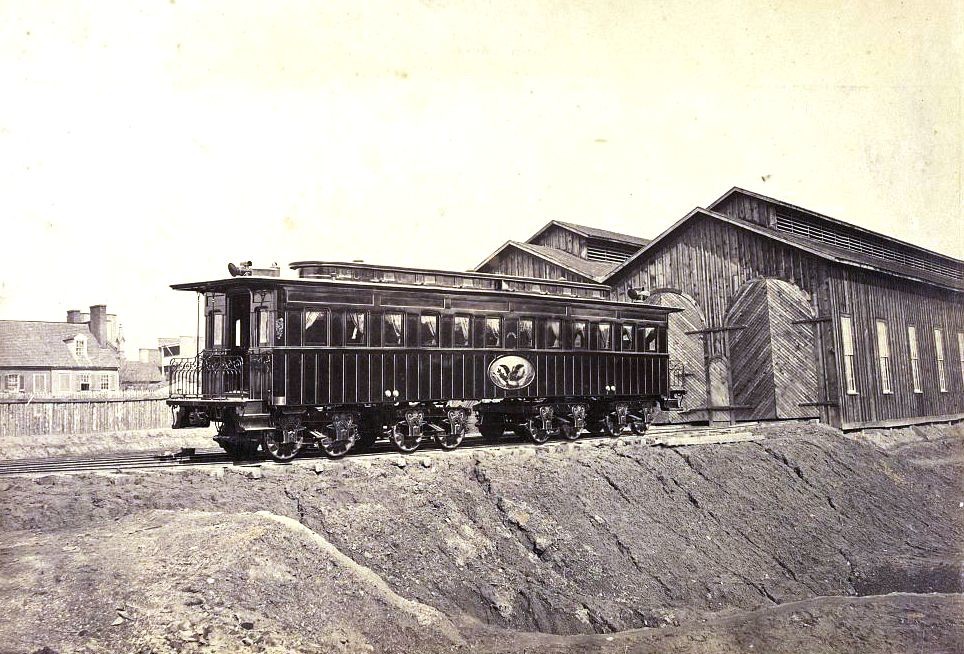 Der Eisenbahnwagen von Präsident  Lincoln. Nach seinem Tod wird sein Sarg darin transportiert. Deshalb wird der Wagen "funeral car" genannt. Foto: Russell, Andrew J., publiziert 1865.