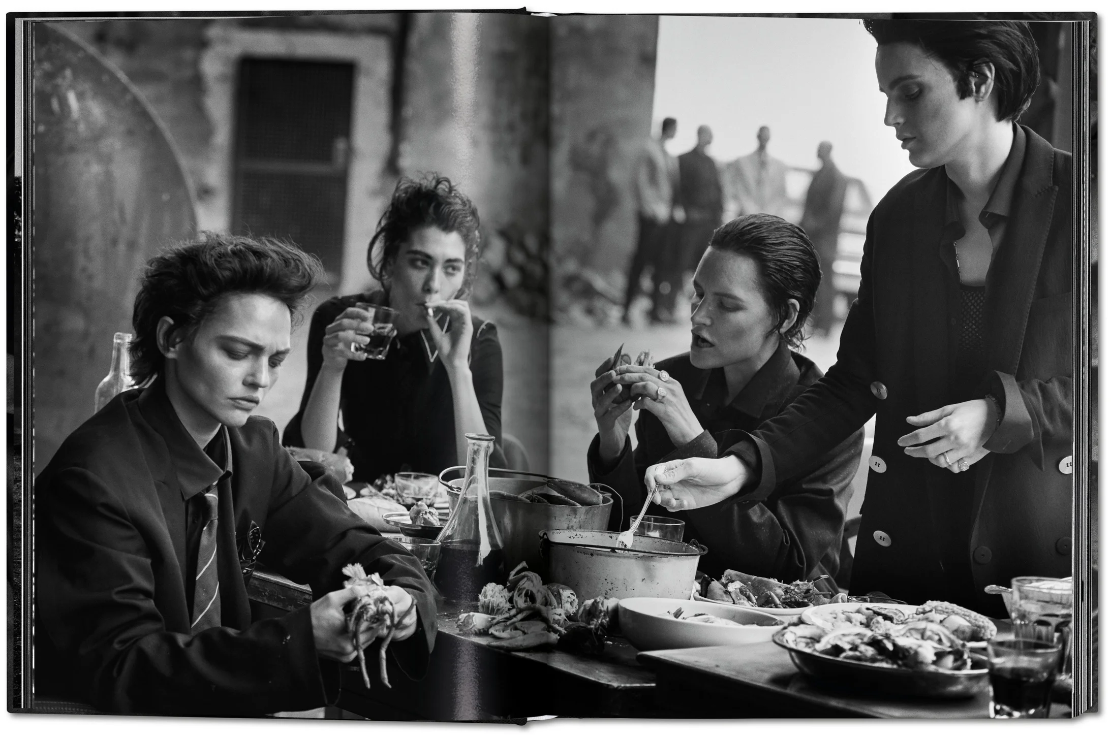 Sasha Pivovarova, Steffy Argelich, Kirsten Owen & Guinevere van Seenus, Brookly, 2015, © Peter Lindbergh