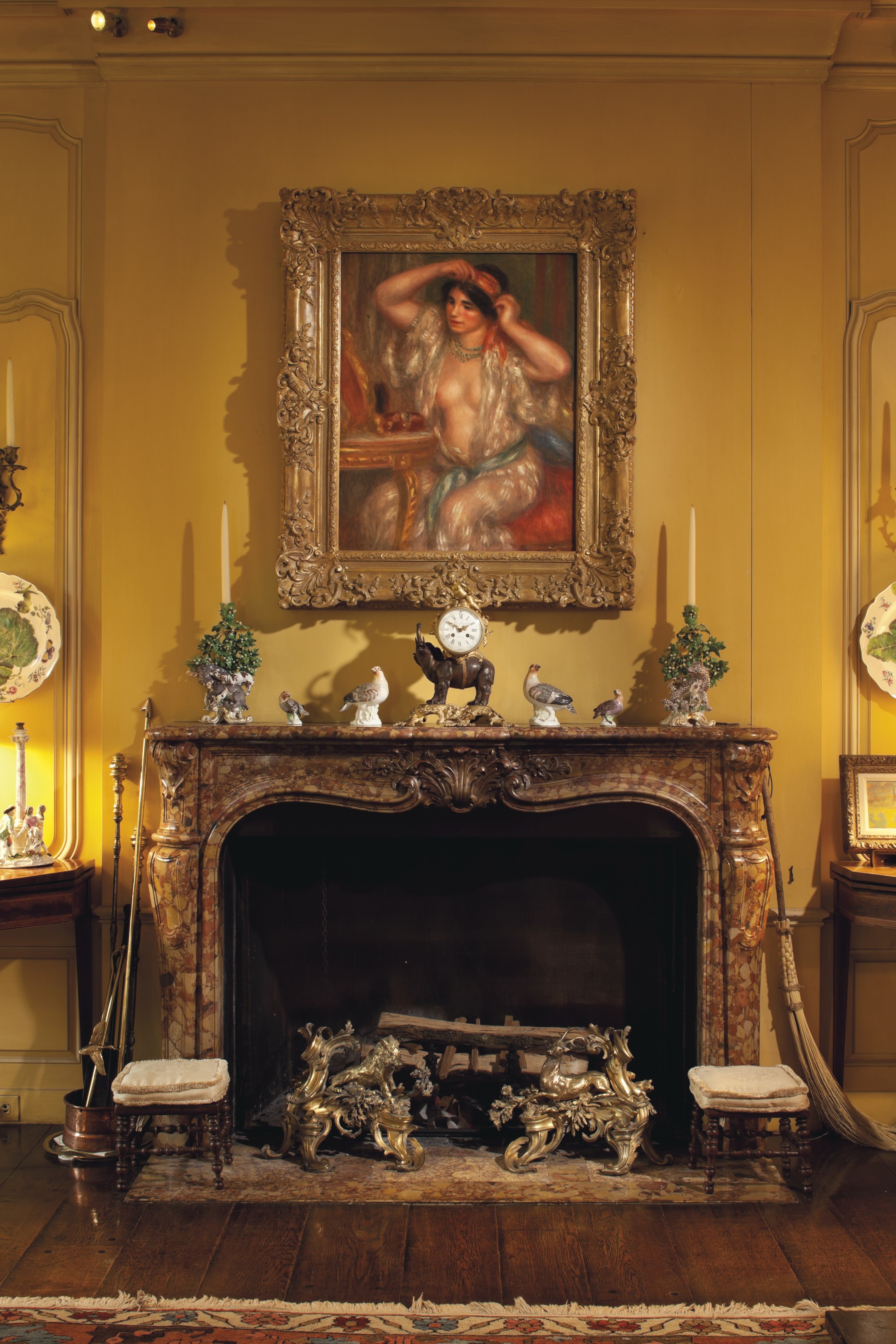 Renoirs «Gabrielle au miroir» über dem Kamin © Christie’s New York