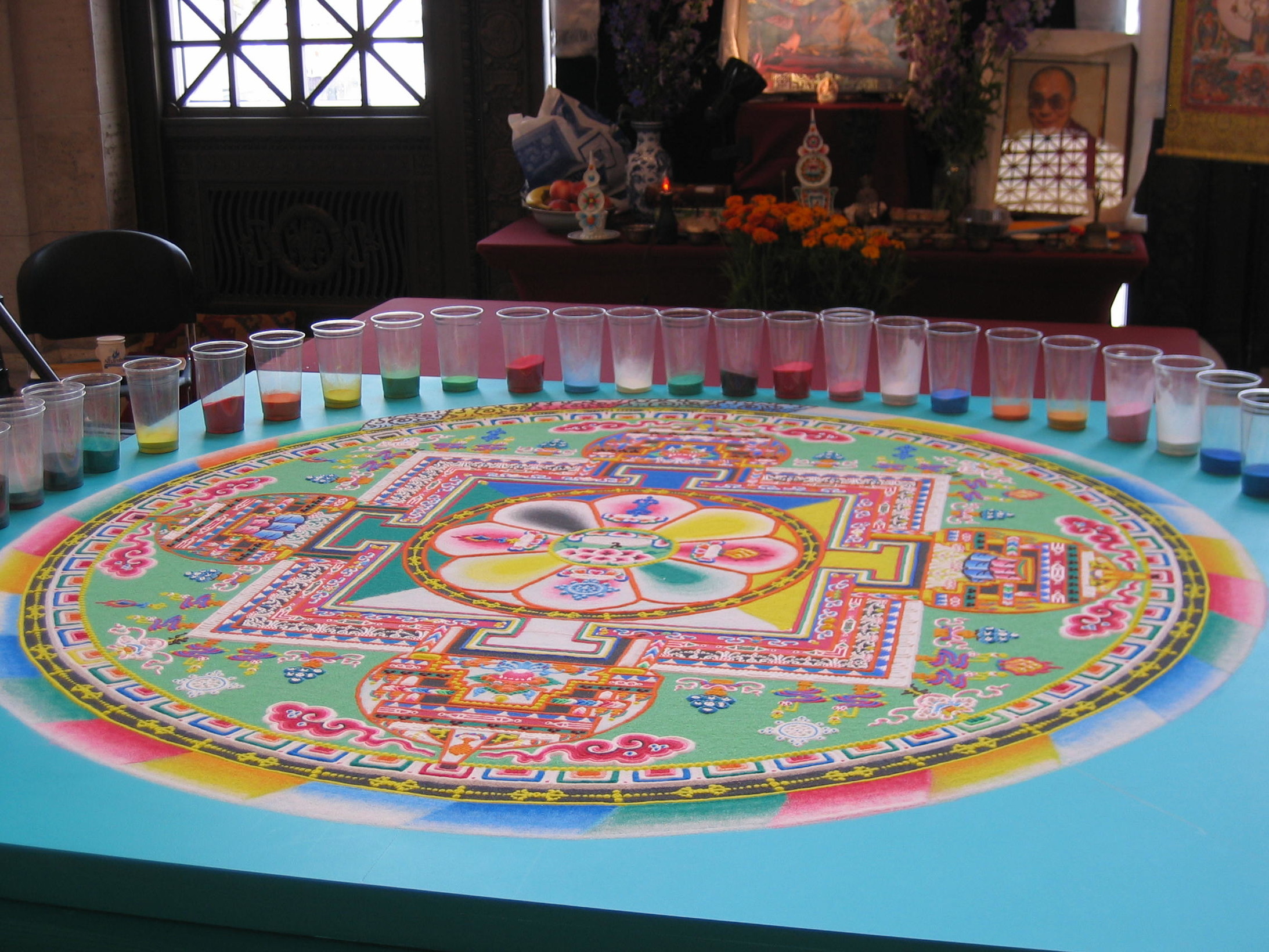 Tibetisches Sand-Mandala, Asian Art Museum San Francisco (Foto: Mai Le, Wikimedia CC BY 2.0)