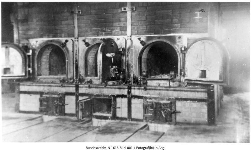 KZ Buchenwald, Öfen im Krematorium (Deutsches Bundesarchiv N 1618 Bild-001) April 1945
