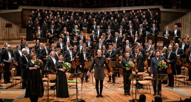 Tosender Applaus zum Schluss: das Début ist gelungen Foto © Stephan Rabold