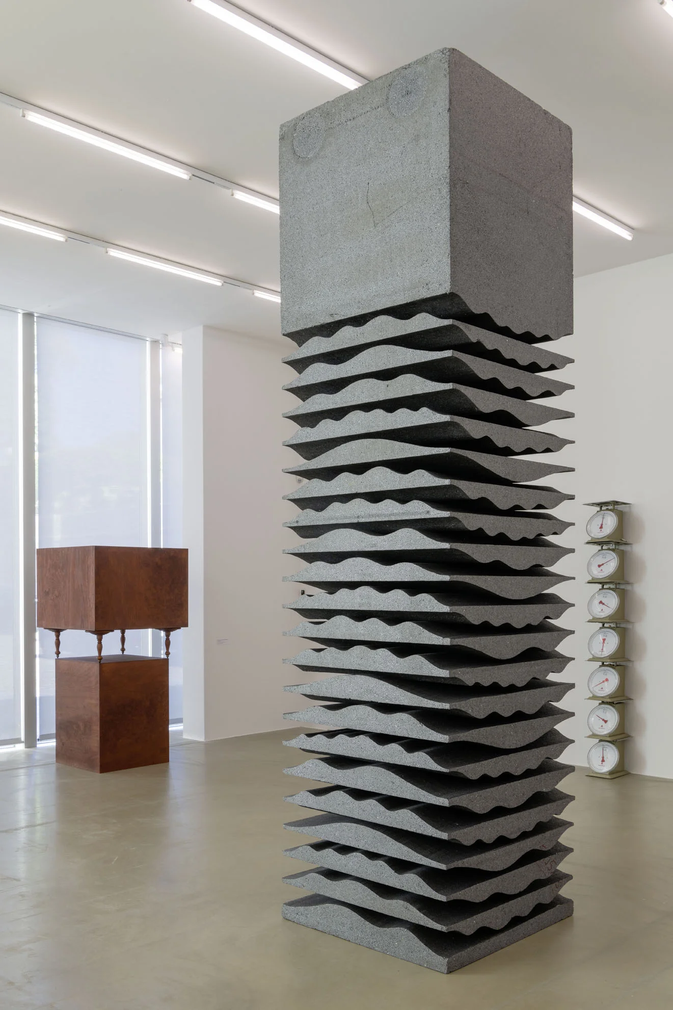 Ausstellungssituation: Arbeiten von Vaclav Pozarerk, Jürg Stäuble und Christoph Rütimann (von links nach rechts)