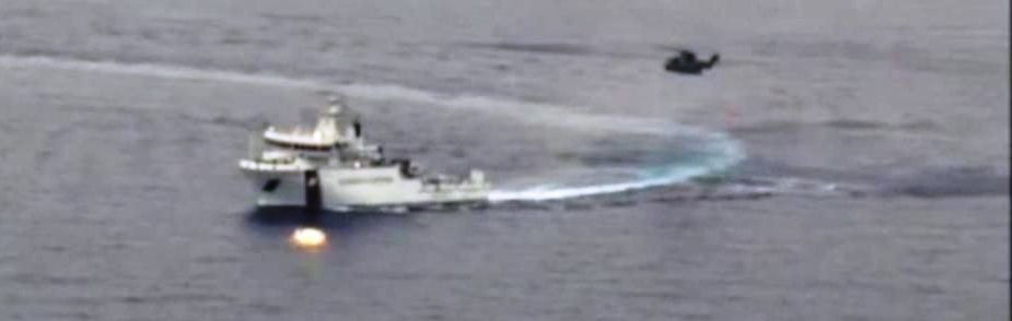 Ein Boot der italienischen Küstenwache nahe dem Unfallsort