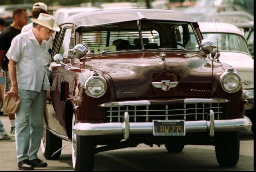 In den USA wird die legendäre Wagen- und Automarke Studebaker von Henry Studebaker, einem ursprünglich deutschen Bauern, gegründet. Das letzte Studebaker-Auto wird 1966 produziert. Im Bild: Ein Studebaker, Modell 1948, an einer Ausstellung in Long Beach, Kalifornien. (Foto: Keystone/AP NY/Long Beach Press-Telegram, Juanito Holandez)