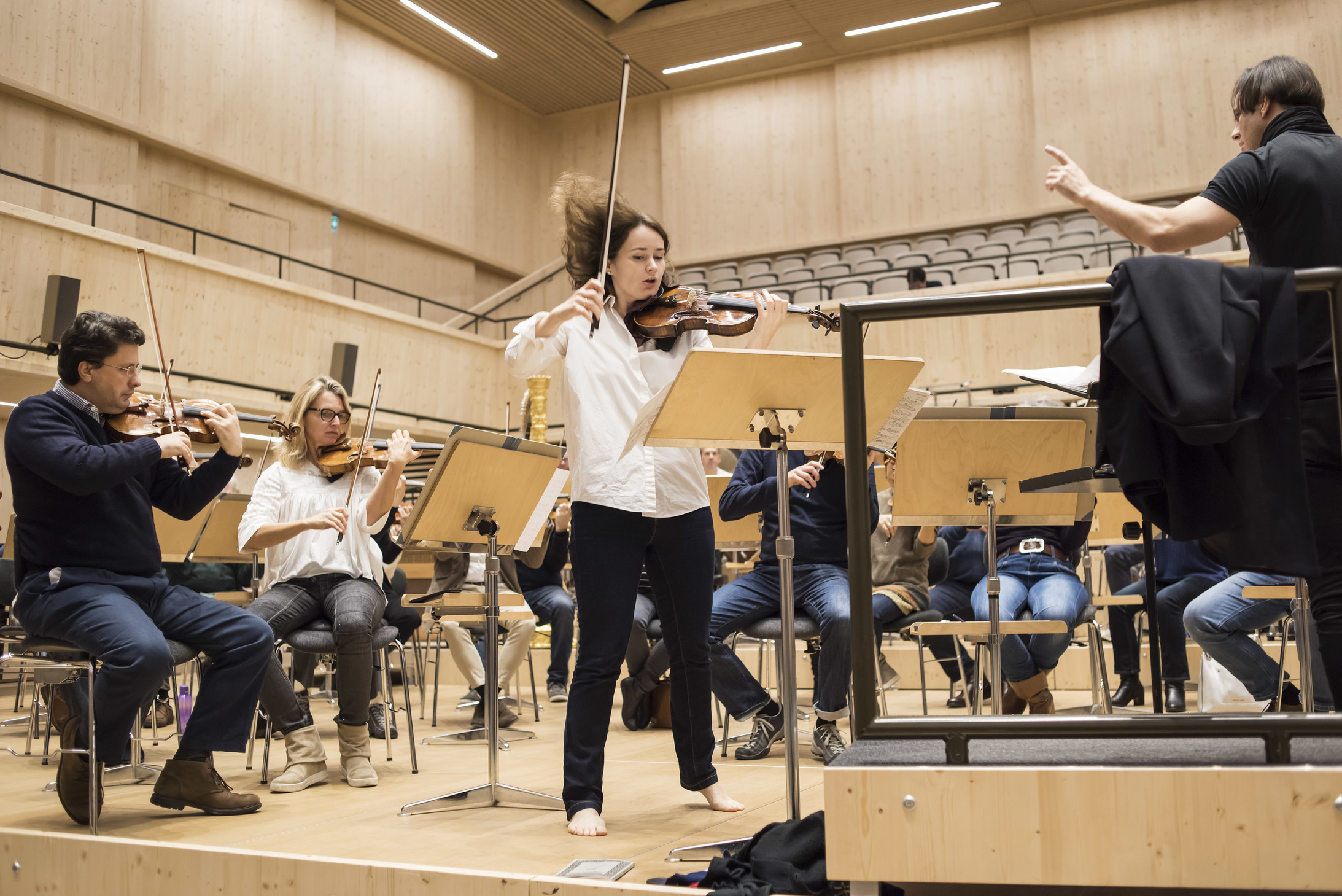Das Tonhalle Orchester Zürich probt mit Teodor Currentzis und Patricia Kopatchinskaja.
