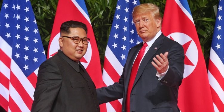 Es ist die erste Begegnung zwischen einem amerikanischen Präsidenten und einem nordkoreanischen Staatsführer seit der Gründung Nordkoreas im Jahr 1948. Das Gipfeltreffen findet im Hotel Capella auf der Insel Sentosa in Singapur statt. Die Gespräche dauerten insgesamt vier Stunden. (Foto: Keystone/AP)
