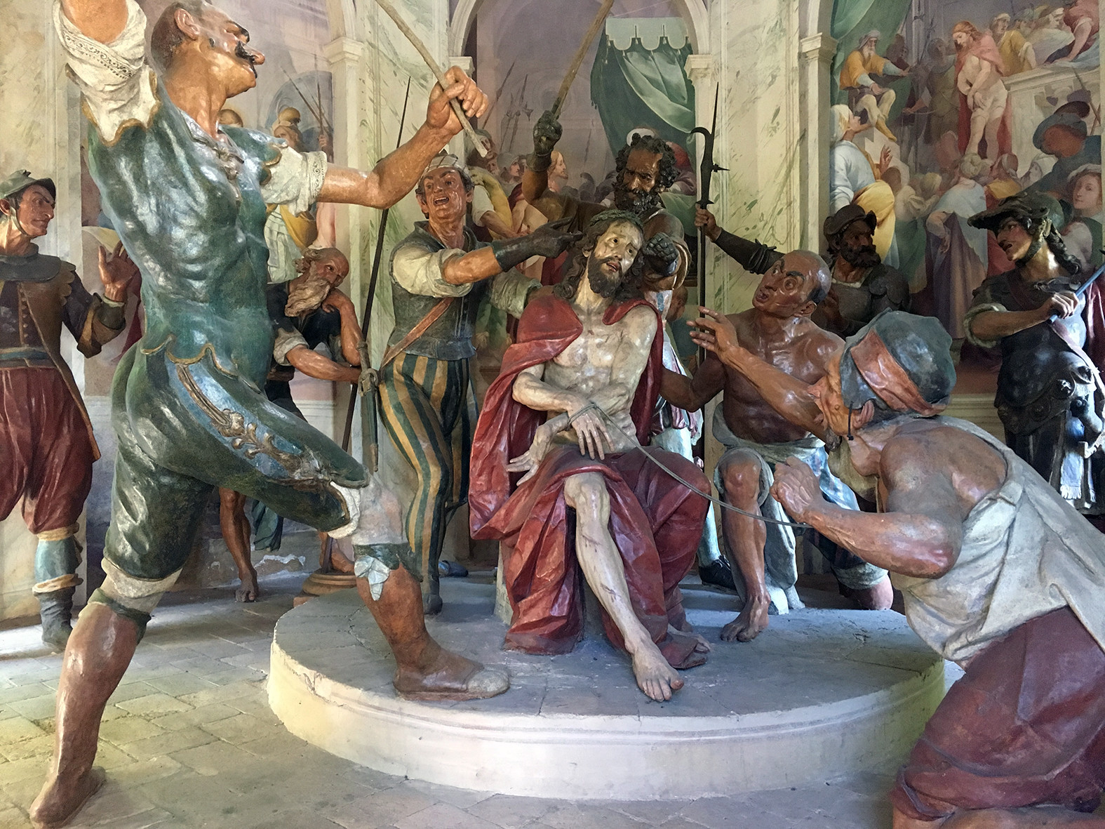 Figurenszene der Krönung Christi mit der Dornenkrone auf dem Sacro Monte von Varese (Foto: J21, Fabrizio Brentini)