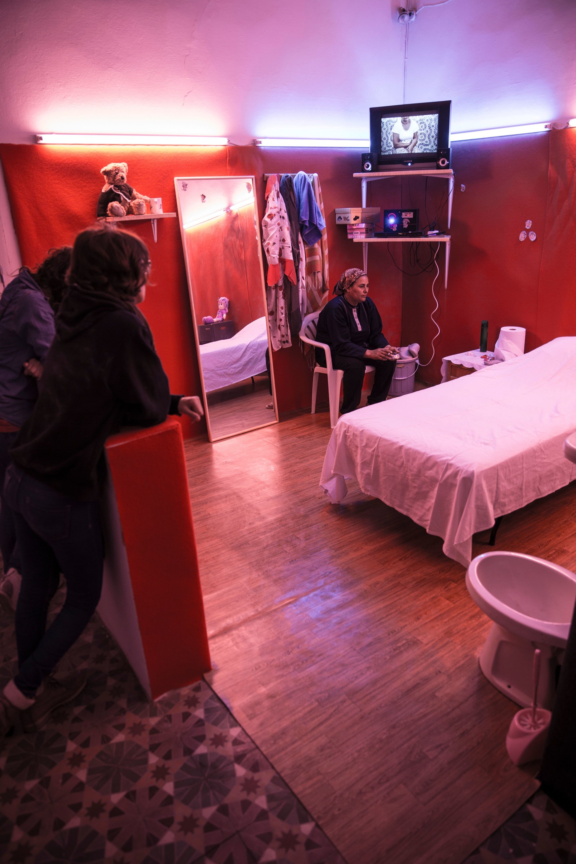 Nachgestelltes Zimmer einer Sexarbeiterin in der Performance "Grande Maison" (Foto: Christina Omlin)