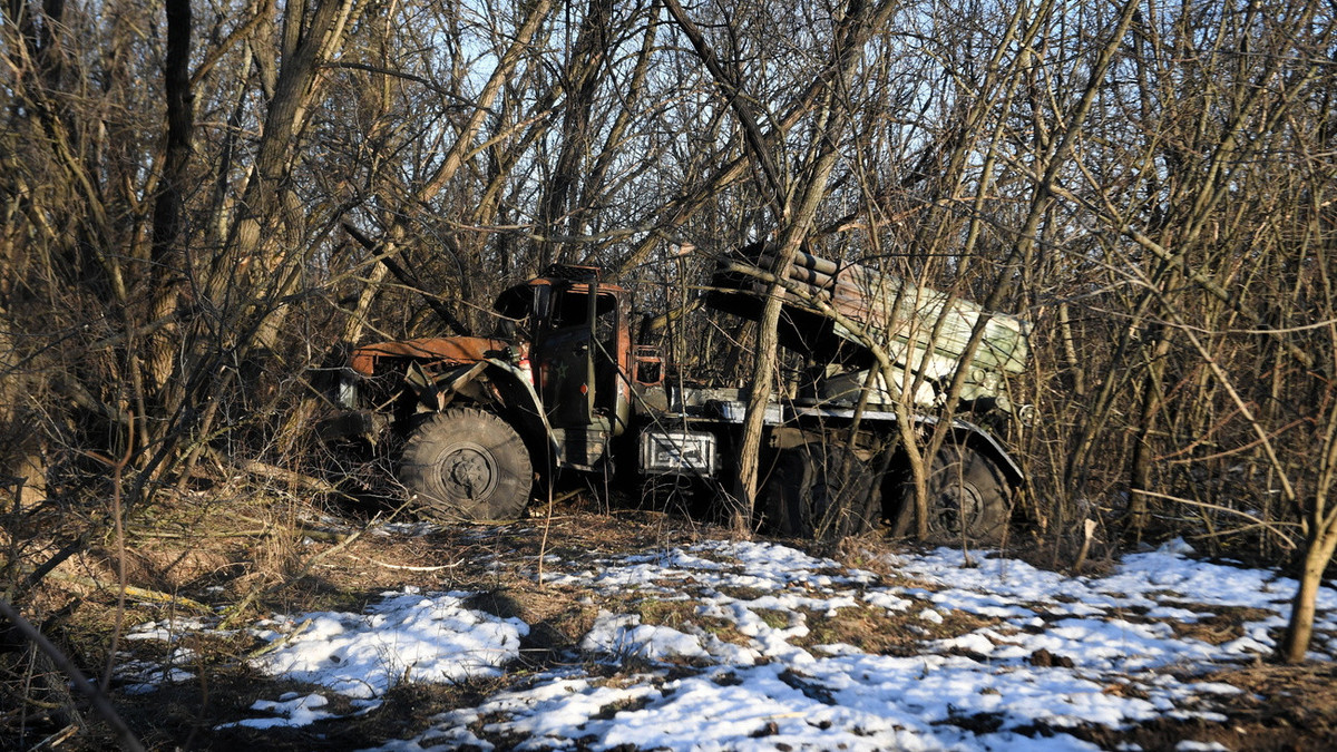 Zerstörtes russisches Militärfahrzeug
