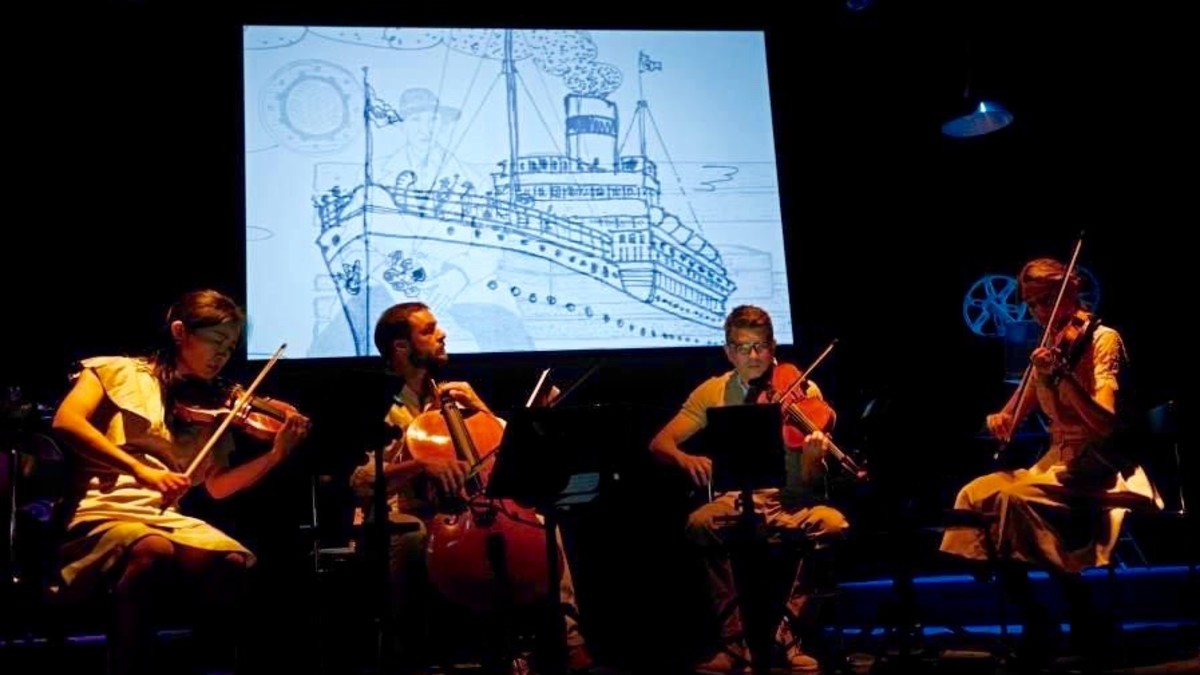 Galatea-Quartett vor dem Schiff aus Südamerika © Tanja Dorendorf/ T + T Fotografie