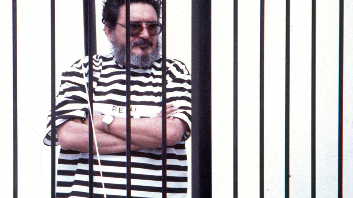 Abimael Guzmán nach seiner Verhaftung im September 1992 in Lima (Foto: Keystone/AP)