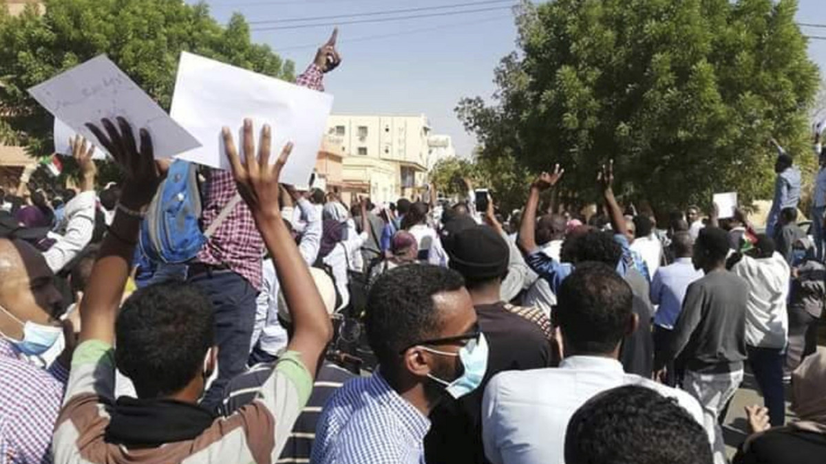 Demonstration gegen die sudanesische Regierung in Khartum. Das Bild vom 25. Dezember 2018 wurde von sudanesischen Manifestanten verbreitet. (Foto: Keystone/Sudanese Activists via AP)